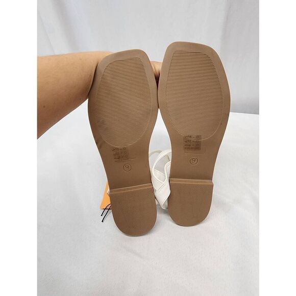 FUNKYMONKEY Women's 9 Faux Leather Flat Sandals Open Toes One Band Casual Ankle - Picture 6 of 7